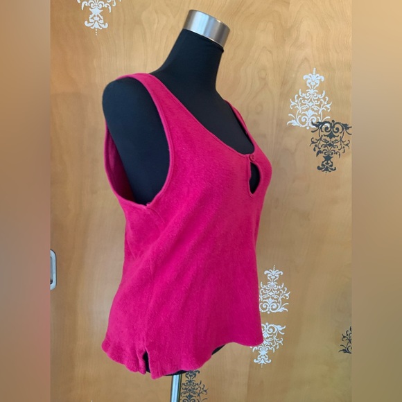 Vintage 80s Raspberry Pink Sleeveless Terrycloth Crop Tank Top Keyhole Detail - Picture 2 of 16